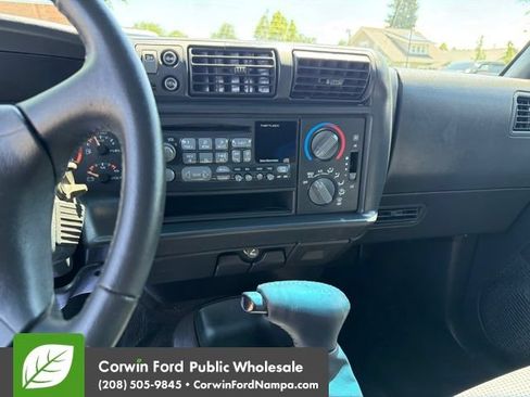 Used 1997 Chevrolet Blazer LS w/ Preferred Equipment Group AWD/4WD image 21