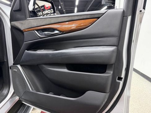 Used 2016 Cadillac Escalade Premium AWD/4WD image 37