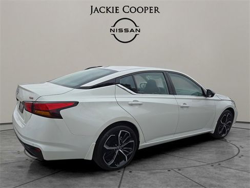 New 2025 Nissan Altima 2.5 SR image 5