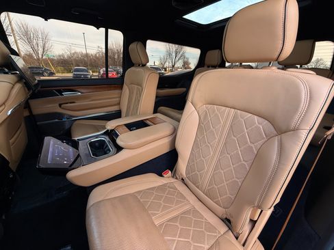 Used 2022 Jeep Grand Wagoneer Series III w/ Rear Seat Video Group 1 image 36