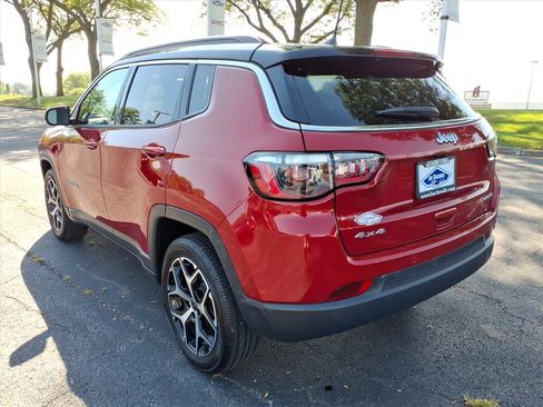 Used 2025 Jeep Compass Limited AWD/4WD image 5