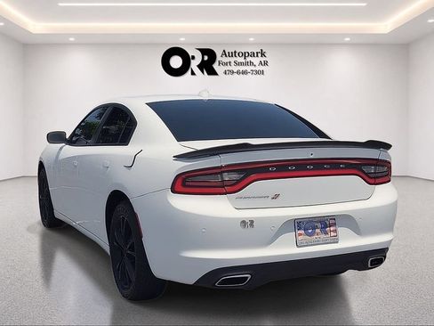 Used 2022 Dodge Charger SXT AWD/4WD image 4