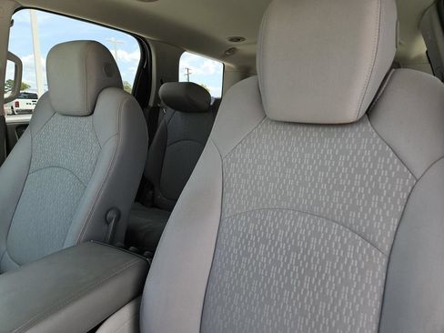 Used 2013 GMC Acadia SLE FWD image 13