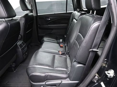 Used 2016 Honda Pilot Touring image 2