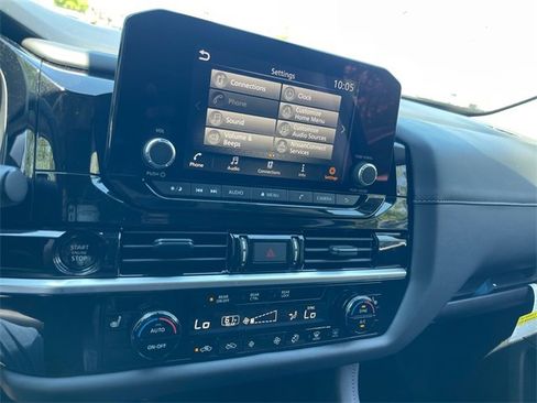 New 2025 Nissan Pathfinder SV w/ SV Premium Package image 16