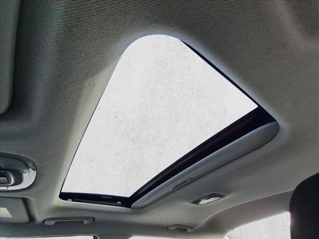 Used 2025 Hyundai Elantra SEL FWD image 15