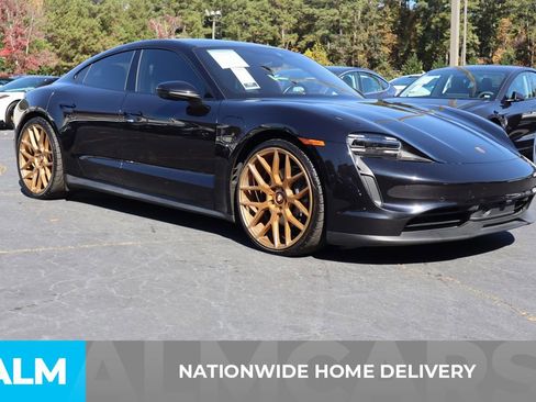 Used 2021 Porsche Taycan image 5