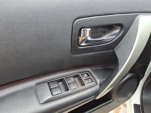 Used 2012 Nissan Rogue SL AWD/4WD image 17