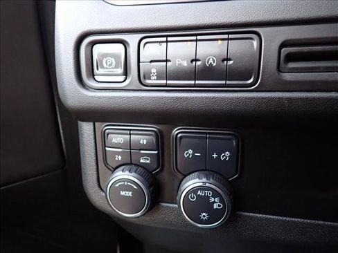 Used 2024 Chevrolet Tahoe LT AWD/4WD image 18