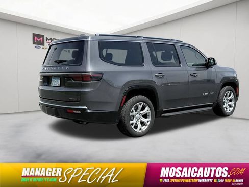 Used 2022 Jeep Wagoneer Series II w/ HD Trailer Tow Package AWD/4WD image 7
