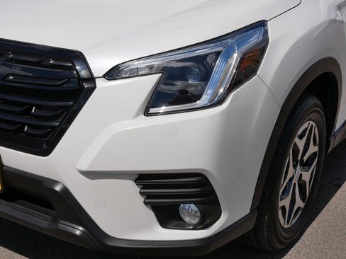 Used 2023 Subaru Forester Premium AWD/4WD image 16
