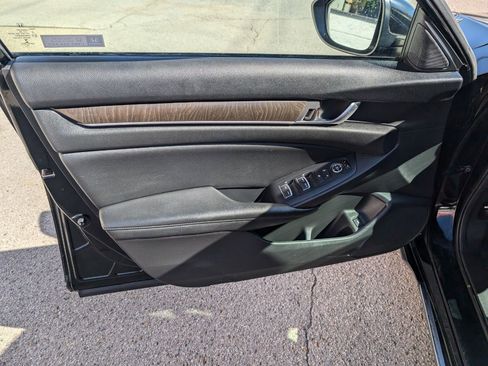 Used 2019 Honda Accord EX image 11