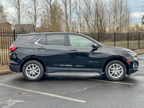 Used 2024 Chevrolet Equinox LT image 3