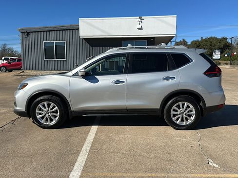 Used 2020 Nissan Rogue SV image 5