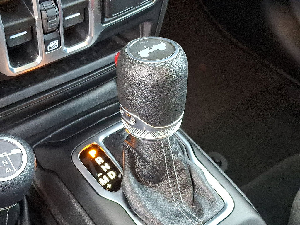 Used 2026 Jeep Wrangler Unlimited Sahara AWD/4WD image 18