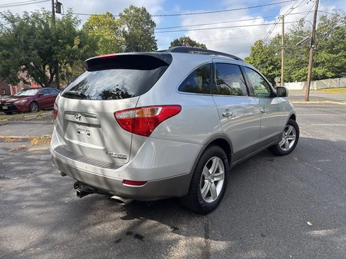 Used 2011 Hyundai Veracruz Limited w/ Navigation Pkg 3 image 3