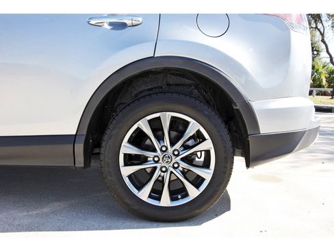 Used 2018 Toyota RAV4 Limited image 32