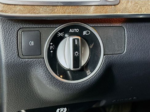 Used 2014 Mercedes-Benz E 350 4MATIC Wagon image 17
