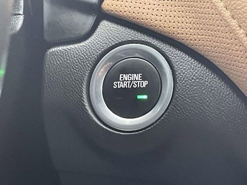 Used 2020 Chevrolet Equinox Premier image 26