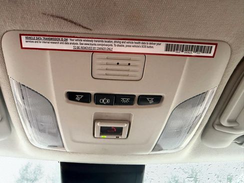 Used 2021 Toyota Corolla LE w/ Carpet Mat Package (TMS) FWD image 21