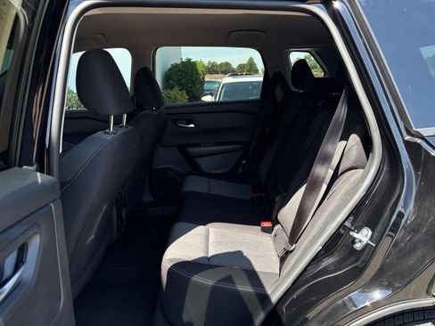 Used 2025 Nissan Rogue SV FWD image 28