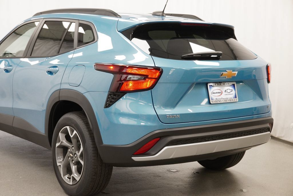 New 2026 Chevrolet Trax LT FWD image 38