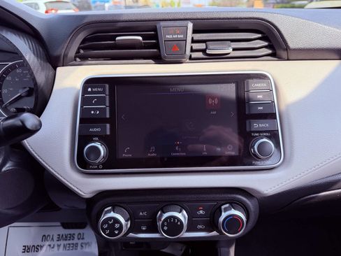 Used 2021 Nissan Versa SV image 29