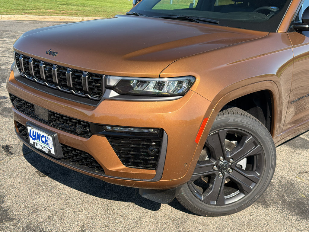 New 2027 Jeep Grand Cherokee Limited AWD/4WD image 8