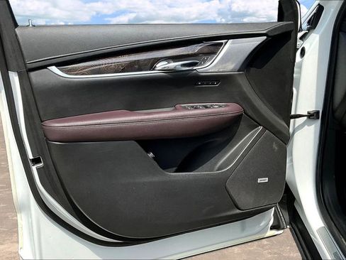 Used 2021 Cadillac XT6 Premium Luxury AWD/4WD image 22
