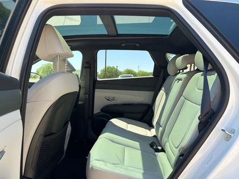 Used 2025 Hyundai Tucson Limited image 17
