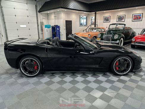 Used 2006 Chevrolet Corvette Convertible 2D w/ Preferred Equipment Group image 11