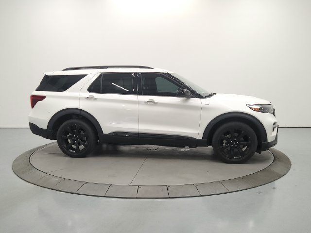 Used 2024 Ford Explorer ST-Line w/ Class IV Trailer Tow Package AWD/4WD image 9