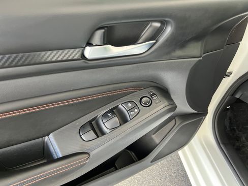 Used 2022 Nissan Altima 2.5 SR image 13