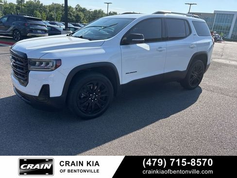 Used 2023 GMC Acadia SLT w/ Elevation Edition FWD image 2