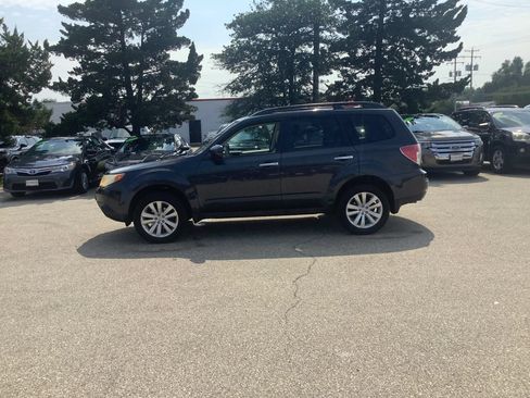 Used 2013 Subaru Forester 2.5X Premium w/ Popular Pkg 2 AWD/4WD image 5