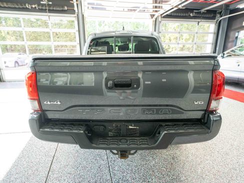 Used 2022 Toyota Tacoma SR AWD/4WD image 3