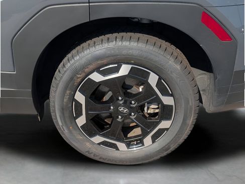 Used 2025 Hyundai Santa Fe SEL FWD image 3