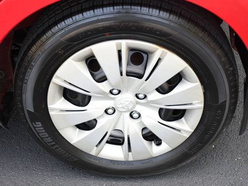 Used 2013 Toyota Yaris LE FWD image 34