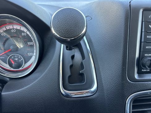 Used 2019 Dodge Grand Caravan SE w/ UConnect Hands-Free Group FWD image 23