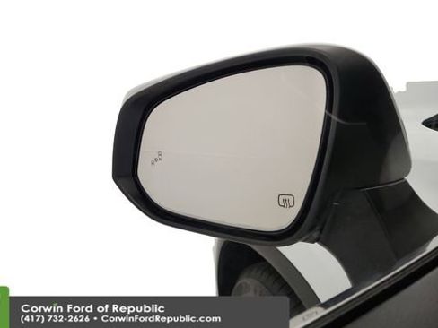 Used 2022 Toyota Highlander XLE image 14