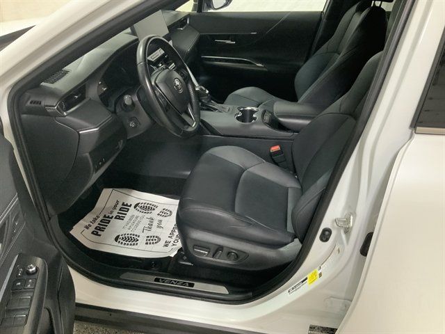 Used 2024 Toyota Venza XLE AWD/4WD image 15