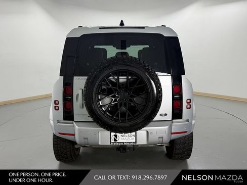 Used 2022 Land Rover Defender 110 XS Edition AWD/4WD image 7