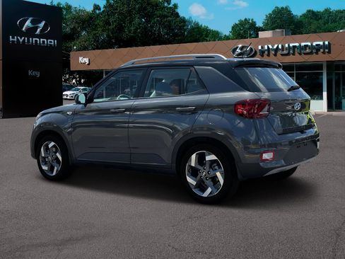 New 2025 Hyundai Venue Limited image 4