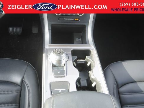 Used 2024 Ford Edge SEL w/ Convenience Package image 17
