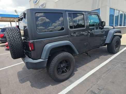 Used 2018 Jeep Wrangler Unlimited Sport S AWD/4WD image 7