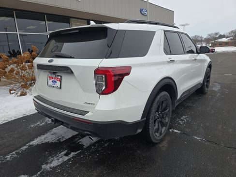 Used 2023 Ford Explorer ST-Line w/ Class IV Trailer Tow Package image 2
