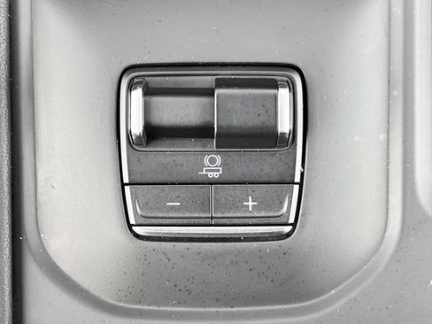 Used 2024 GMC Sierra 2500 Denali w/ Denali Reserve Package image 27