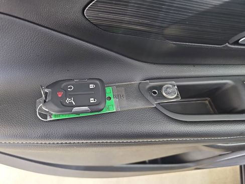 Used 2024 GMC Terrain SLT w/ Tech Package image 41