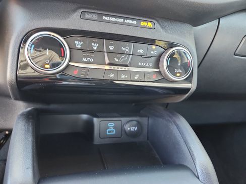 Certified 2022 Ford Escape SEL image 30