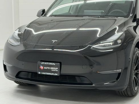 Used 2024 Tesla Model Y Long Range AWD/4WD image 91